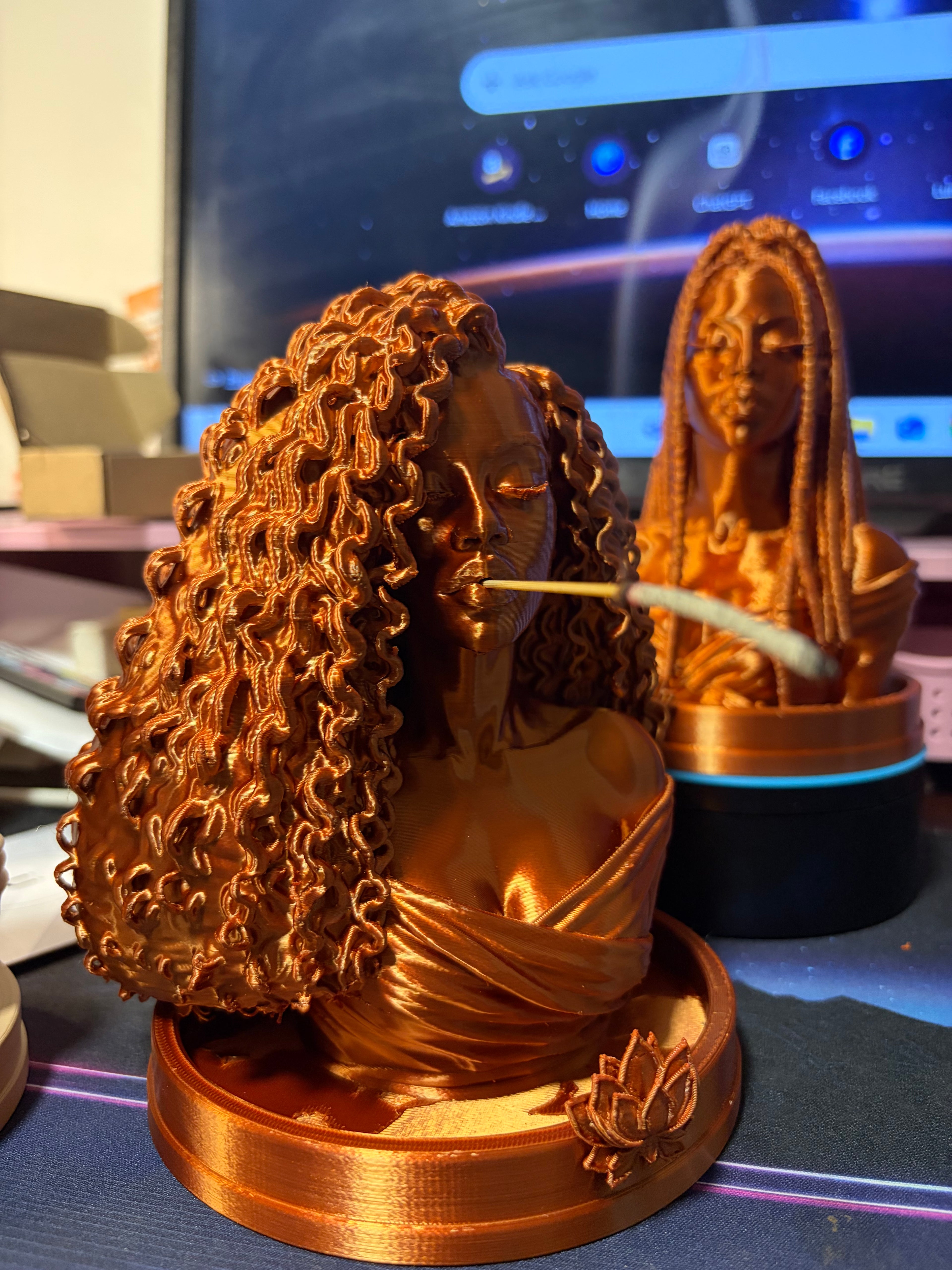 Curly Queen Bust Incense Holder – Selah