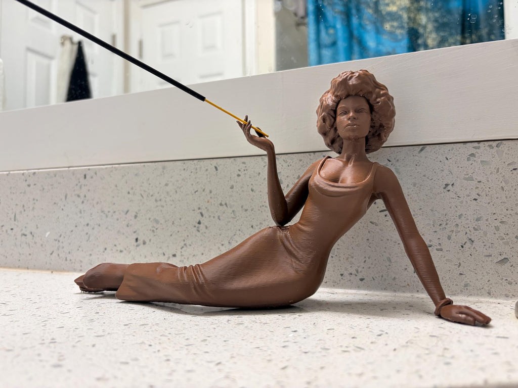 Ebony – Afro-Queen of Confidence