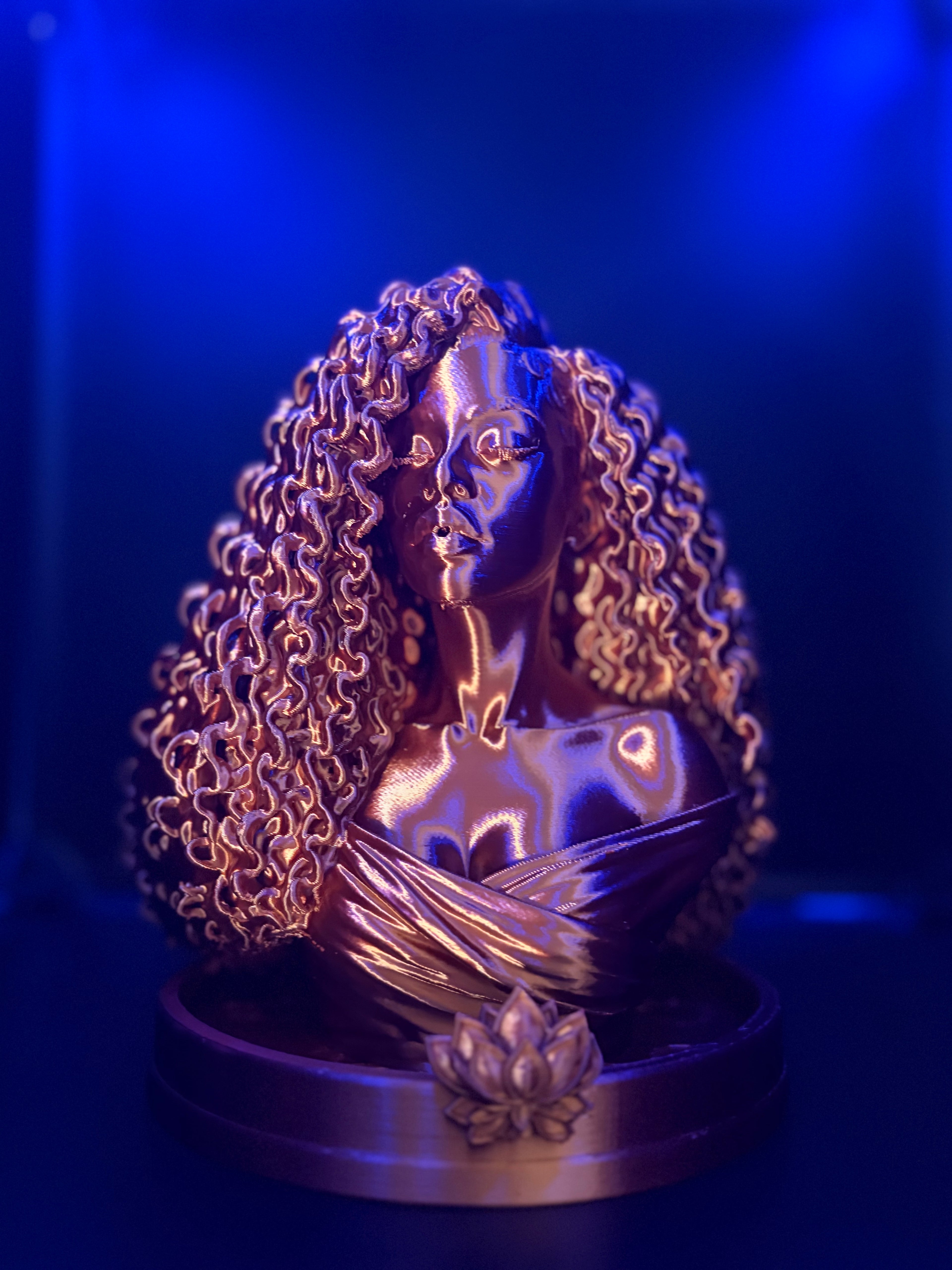 Curly Queen Bust Incense Holder – Selah