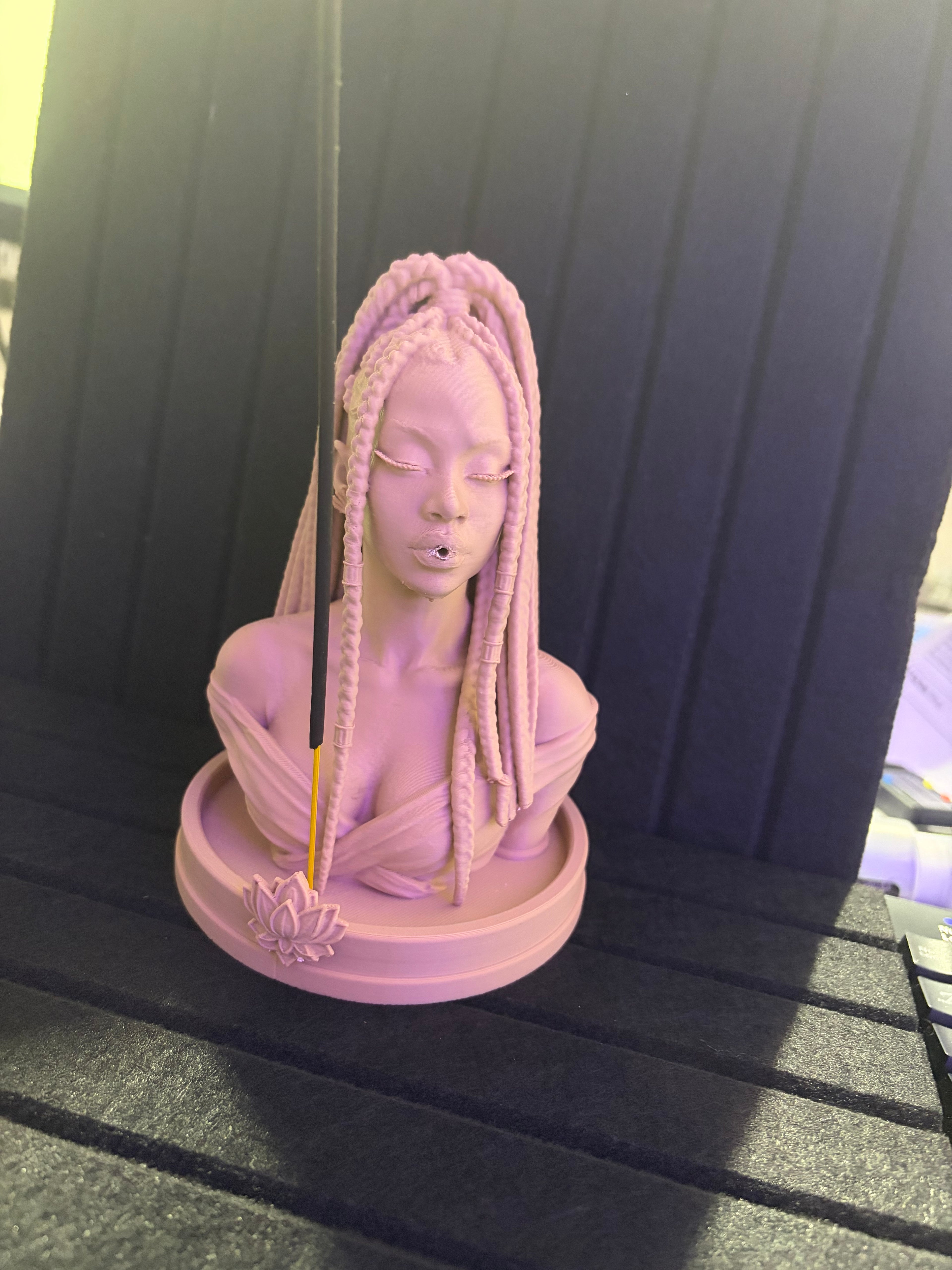 Braid Queen incense bust holder -Zuri