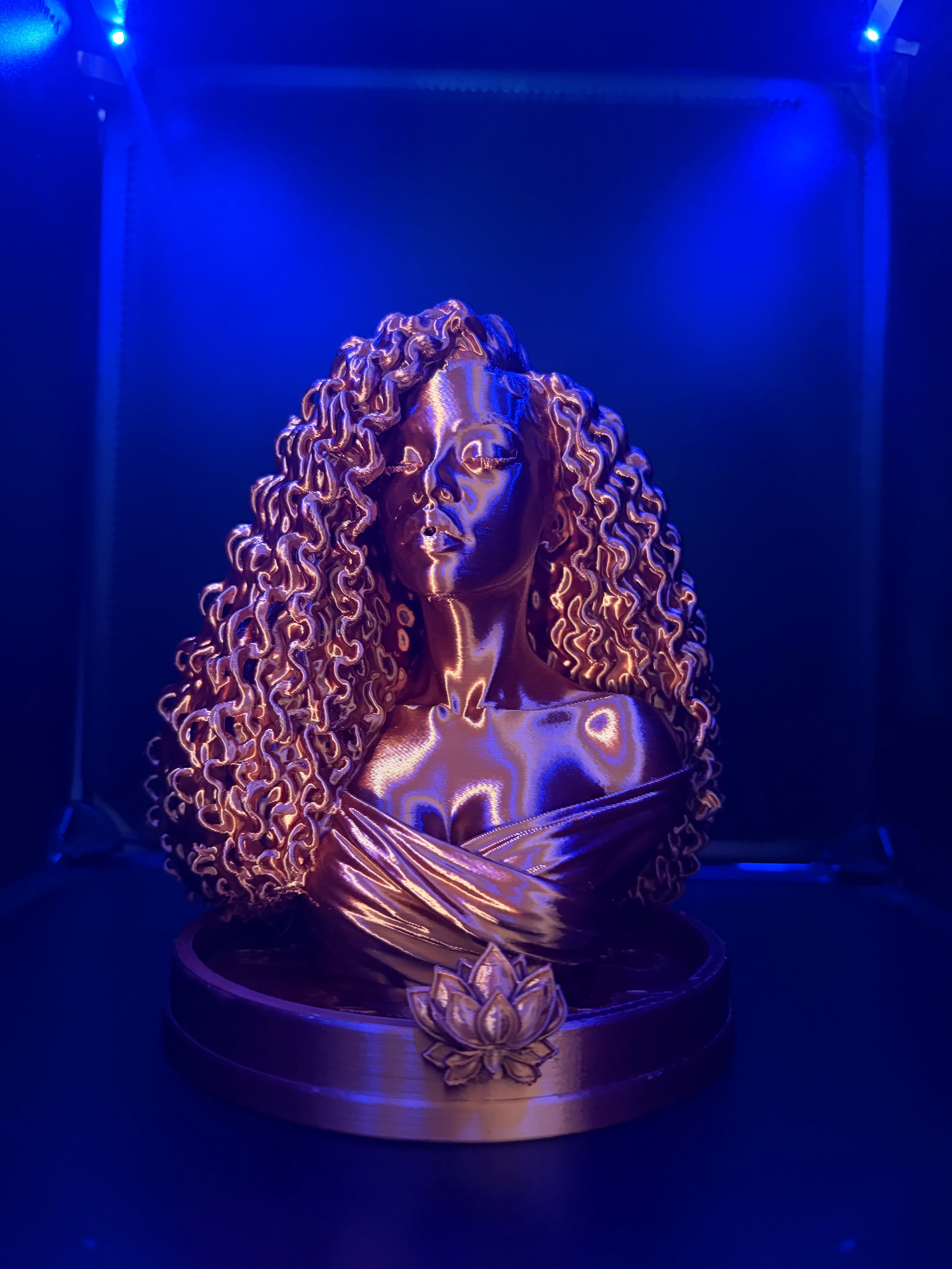 Curly Queen Bust Incense Holder – Selah