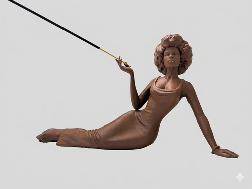 Ebony – Afro-Queen of Confidence
